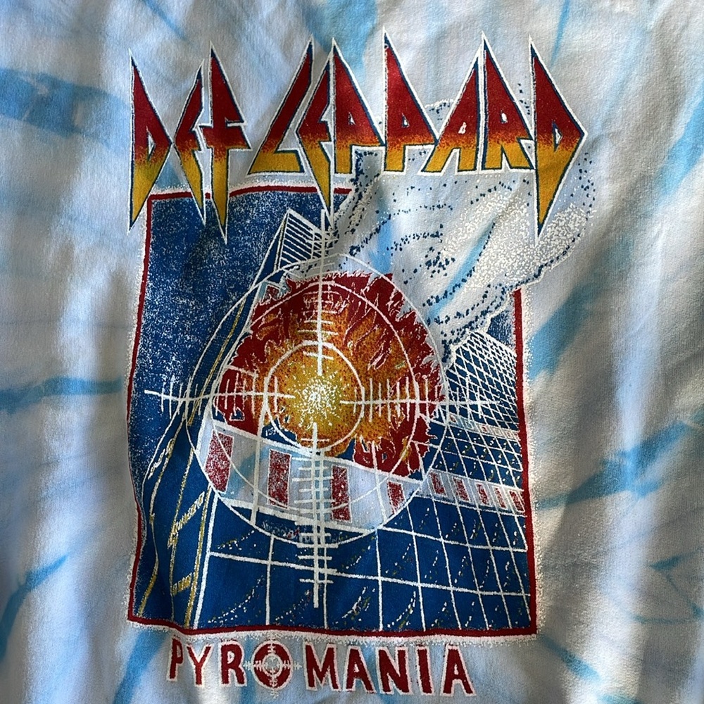 Def Leppard Pyromania Tie Dye Sweat Shirt Size, S/M, Like New - Picture 2 of 5